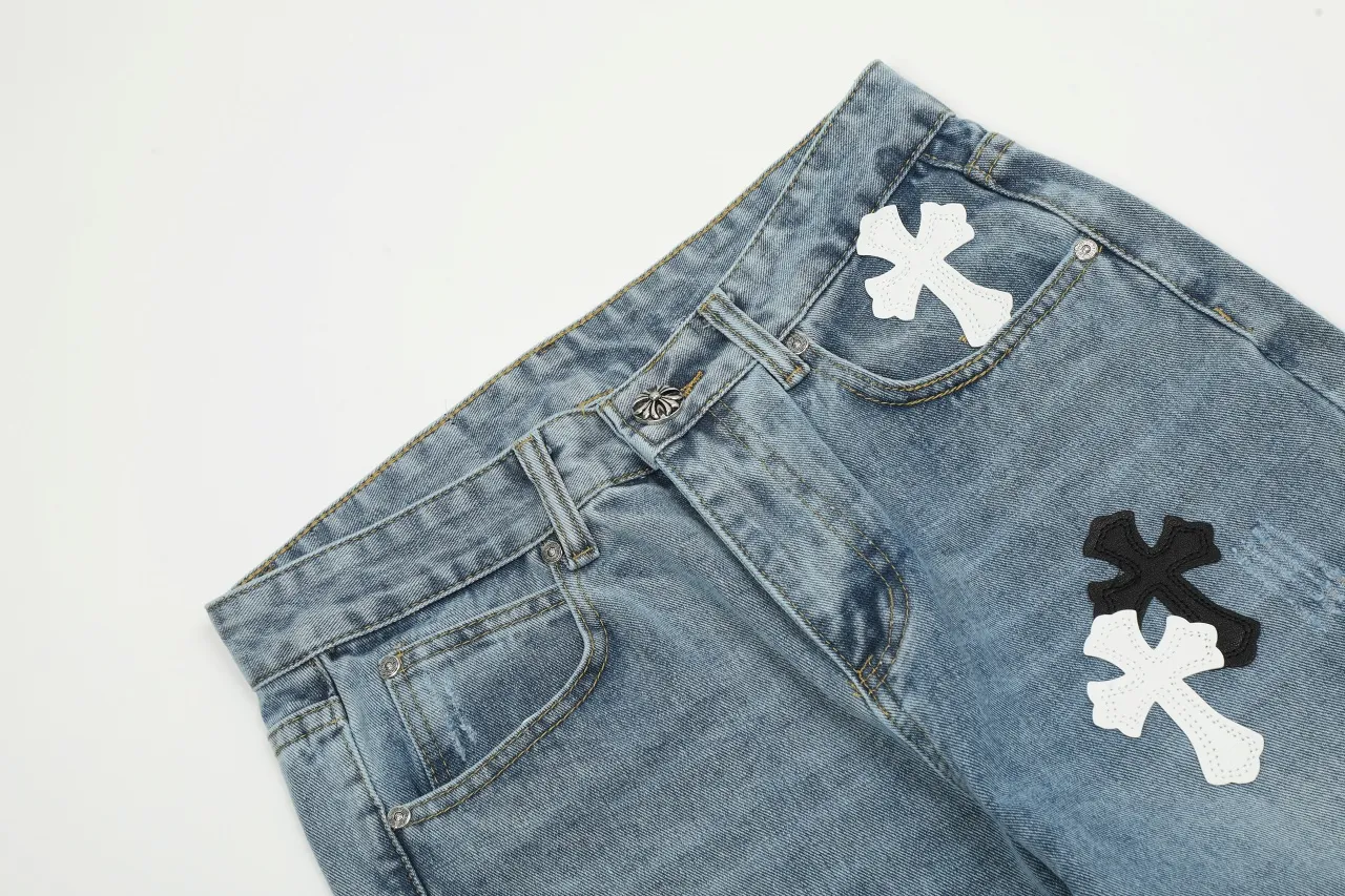 KE960 P230 The only correct leather label version on the market Chrome Hearts CH Cross embroidery distressed jeans Top ceiling quality 100% version correct version is here!  Believe me this must be the best quality you will ever come across! ! Excellent value for money! !  Styles with different washes and textures are very friendly to people with thin legs and thick legs. The straight version is very flattering to the shape of the legs. The moderate length is timeless and easy to match. It is the basis of various styles and a must-have in the wardrobe! ! Add a little stacking to make the atmosphere easy to control. The fabric is stiff but the upper body is soft without losing texture. The sides and cuffs of some styles have a bone-wash effect. It’s really hard not to love it!  ✅Correctly customize the Croxin metal leather label on the back panel. It is definitely not sold directly with the cross on the finished jeans. 1:1 copying strives for excellence and the details are perfectly grasped. ✅The cross leather label is clear and smooth. Exquisite turning top craftsmanship. ✅Buttons, zippers and hardware are all customized versions of the Croxin LOGO. ✅High-cost washing process. Size: 28 30 32 34 36